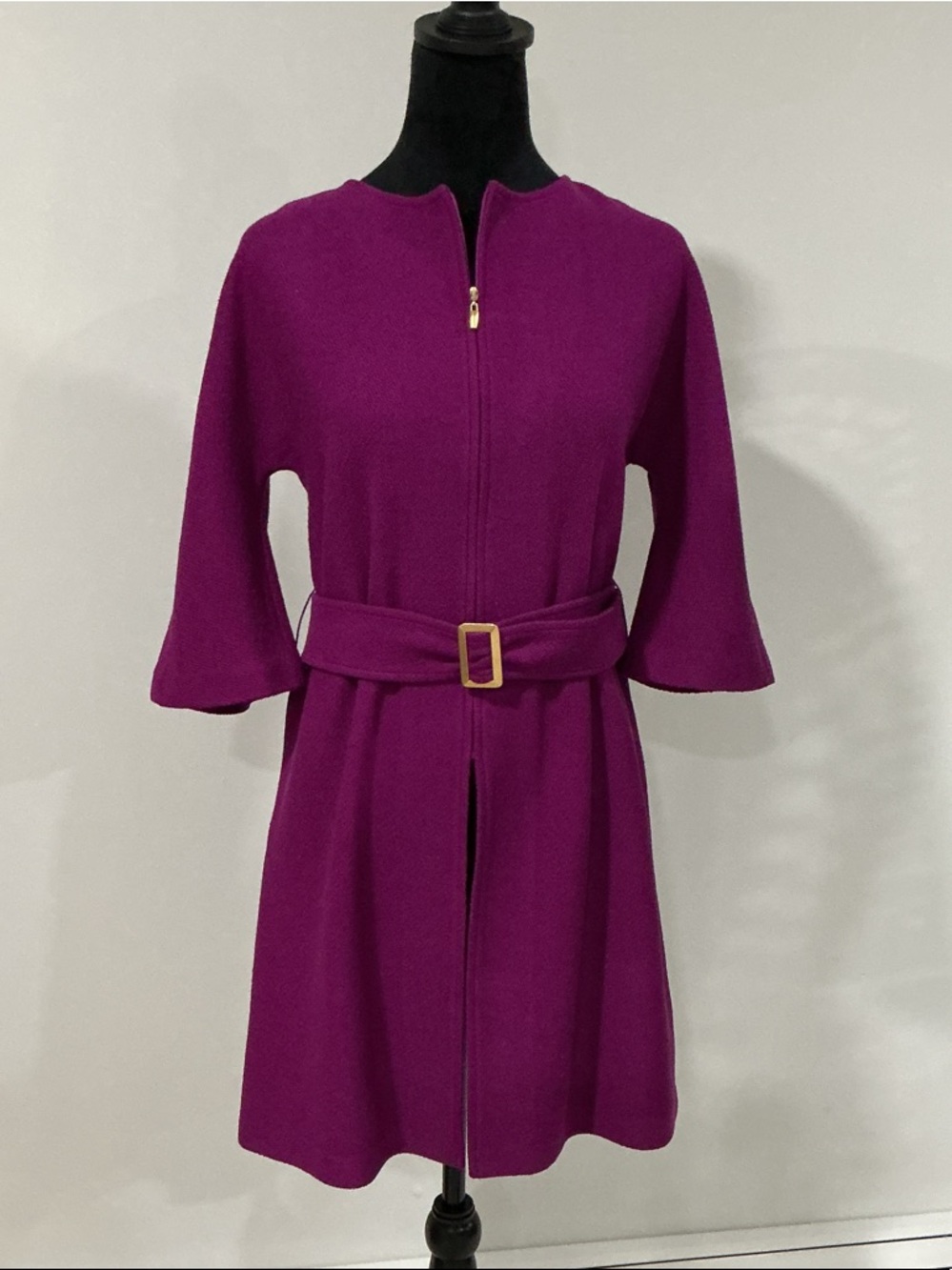 St. John Collection Fushia duster jacket. Size 6 - Picture 6 of 10